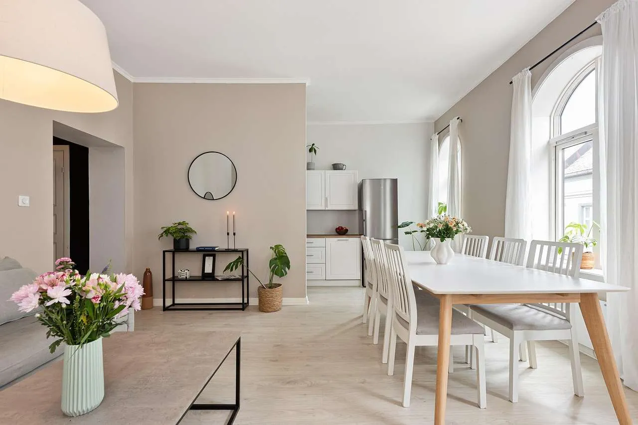 Home Window Repair: DIY Tips and Professional Help